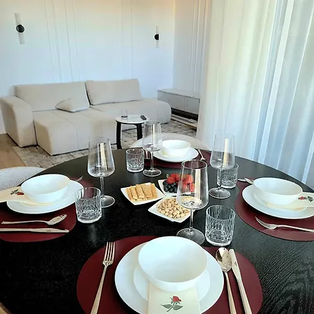 Vienna One Sunrise Apartamento *