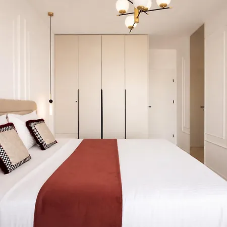 Vienna One Sunrise شقة تيميشورا